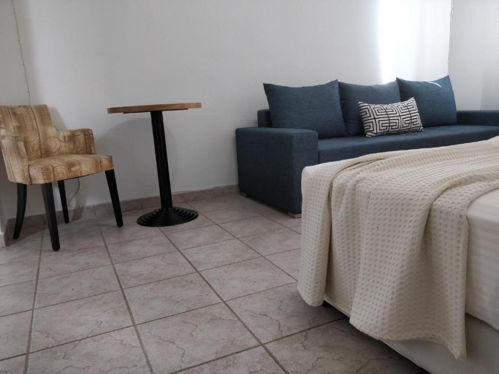 Sivilla Studios Áfitos Chambre photo